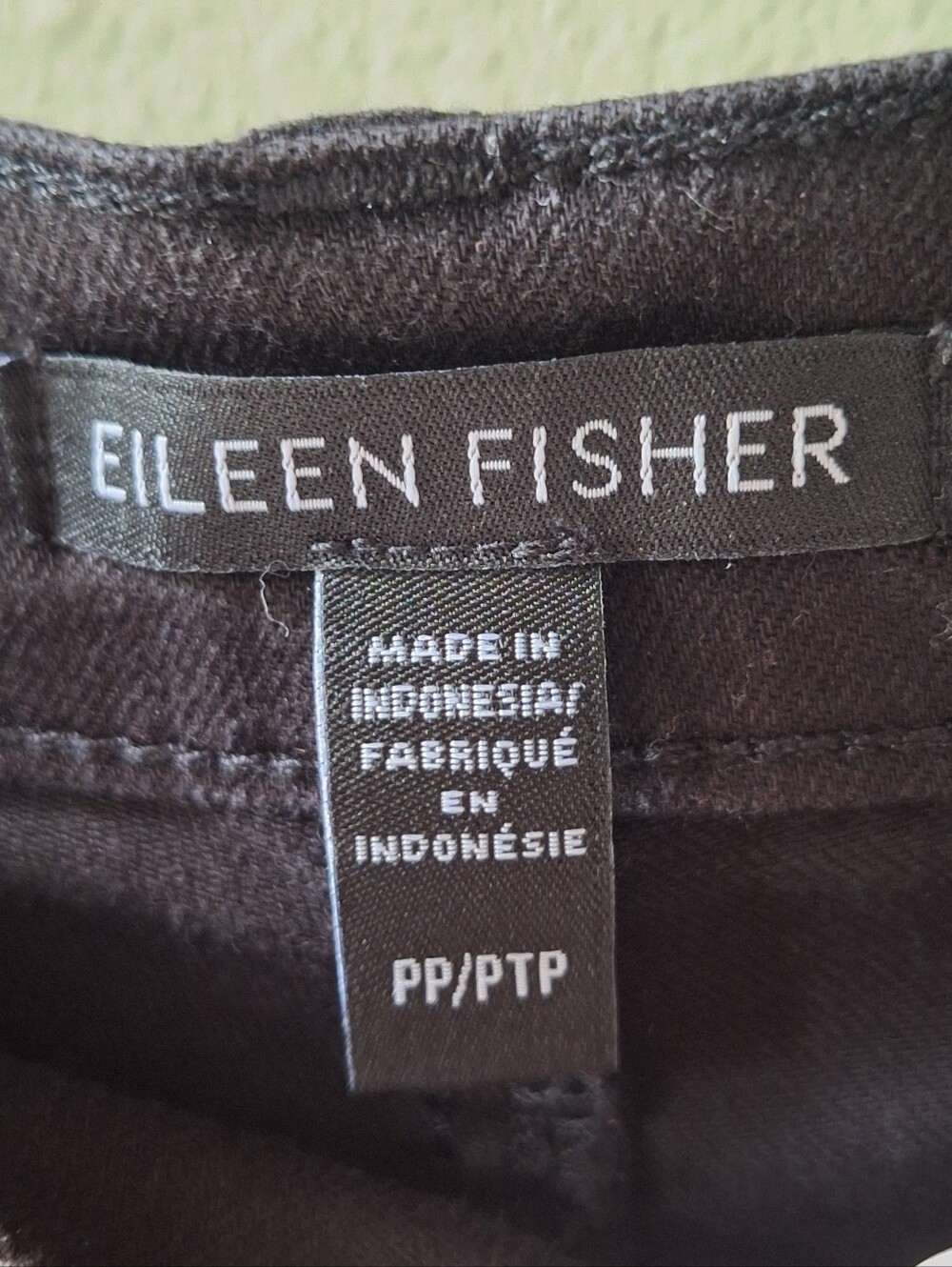 Eileen Fisher Petite Women Organic Cotton Straight Leg Stretch Jeans Black 28x26 - Picture 2 of 6